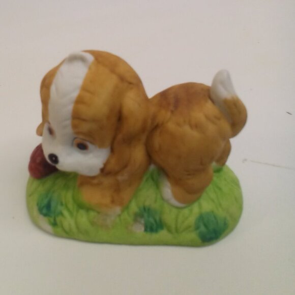 Vintage Big Eyed Dog Puppy Figure Porcelain Hound With Ladybug - Picture 1 of 10